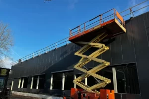 De onmisbare rol van tijdelijke dakrandbeveiliging in circulair bouwen