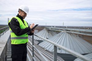 Dakrandbeveiliging bij utiliteitsbouw: de aandachtspunten